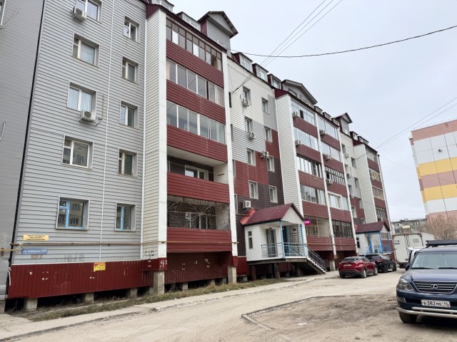 3 комн., 73 м², Блочный, Площадь Победы