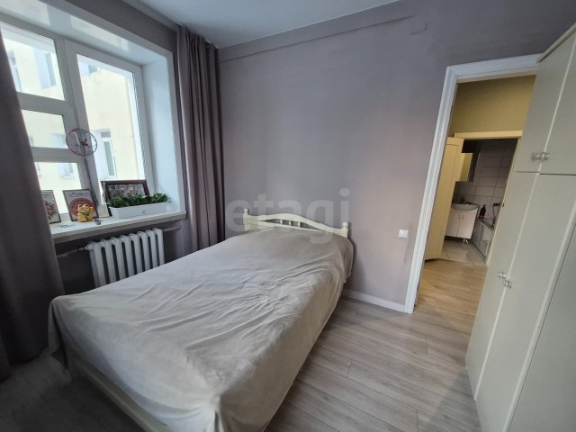 3 комн., 70 м², Сталинка, Центр - район пл. Дружбы 10