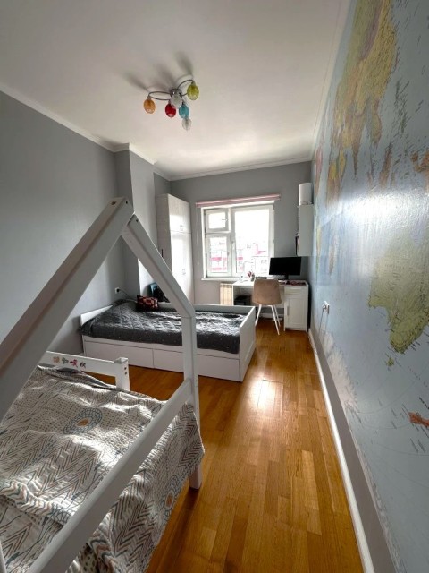 3 комн., 89 м², Монолитно-каркасный, Центр - район пл. Орджоникидзе 2