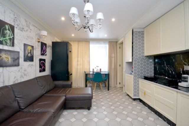 3 комн., 55 м², Хрущевка, Центр - район пл. Орджоникидзе