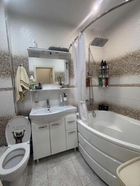 3 комн., 89 м², Монолитно-каркасный, Глазная больница 7