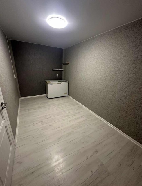 3 комн., 54 м², Блочный, Площадь Победы 5