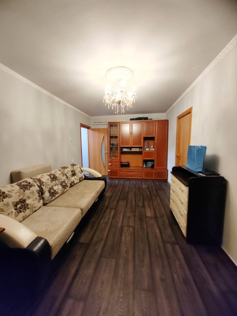 4 комн., Хрущевка, Дом быта 5