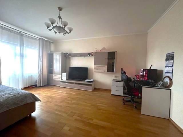 3 комн., 89 м², Монолитно-каркасный, Центр - район пл. Орджоникидзе