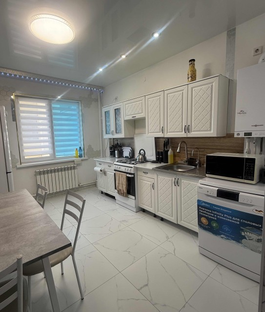 3 комн., 89 м², Монолитно-каркасный, Глазная больница 5