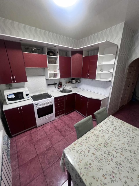 3 комн., 112 серия, Площадь Победы