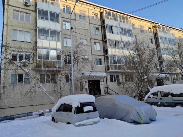 4 комн., Хрущевка, Дом быта 12