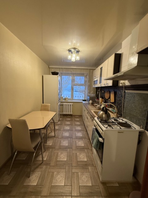 4 комн., 71 м², КПД, Крытый рынок 8