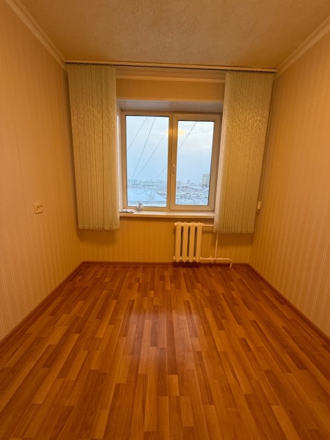 4 комн., 71 м², КПД, Крытый рынок 9