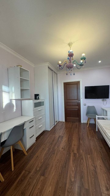 4 комн., Блочный, 203 мкрн. 7