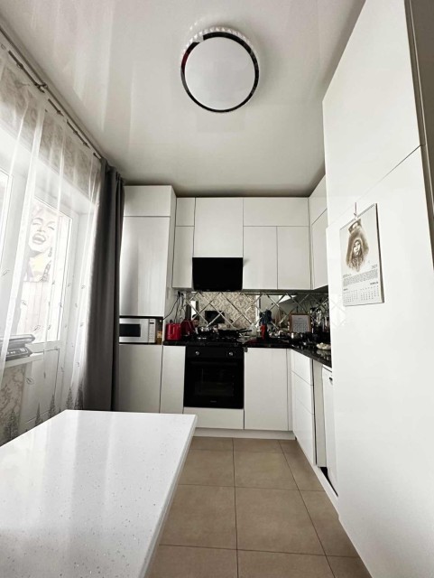 3 комн., 79 м², 112 серия, 202 мкрн.