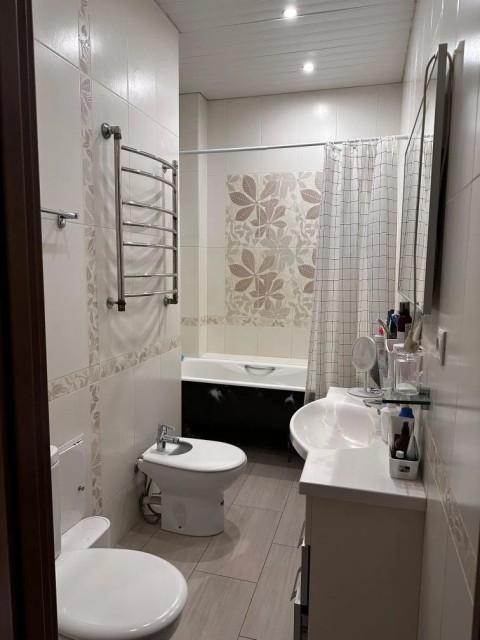 3 комн., 89 м², Монолитно-каркасный, Центр - район пл. Орджоникидзе 4