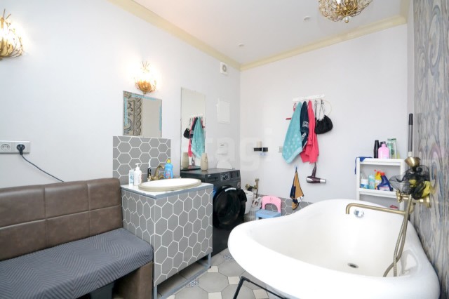 3 комн., 55 м², Хрущевка, Центр - район пл. Орджоникидзе 11