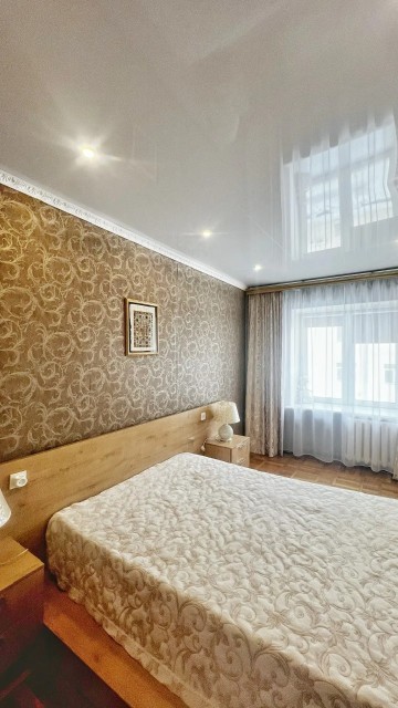 3 комн., 88 м², Блочный, Центр - район пл. Ленина 6