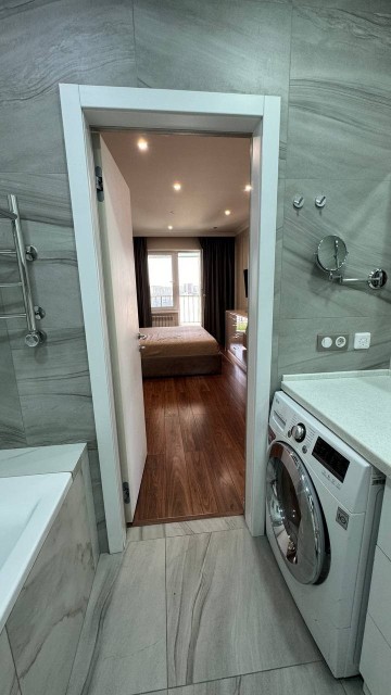 4 комн., Блочный, 203 мкрн. 13