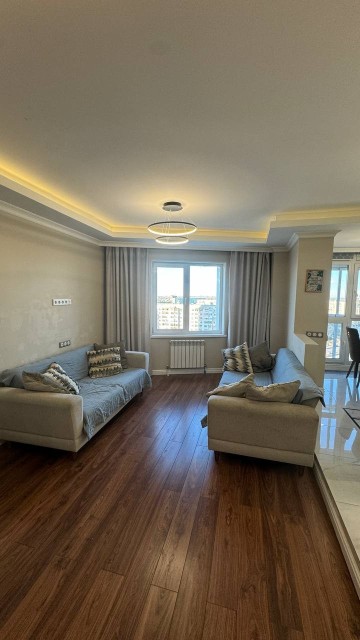 4 комн., Блочный, 203 мкрн. 3