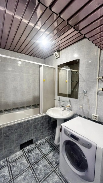 3 комн., 88 м², Блочный, Центр - район пл. Ленина 8