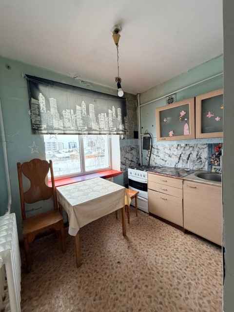 2 комн., 41 м², Блочный, Студгородок 9