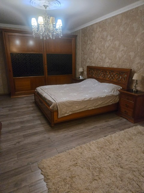 4 комн., 120 м², Блочный, 203 мкрн. 19