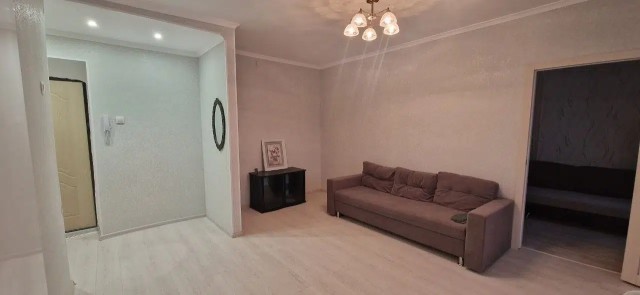 2 комн., 43 м², Блочный, Крытый рынок