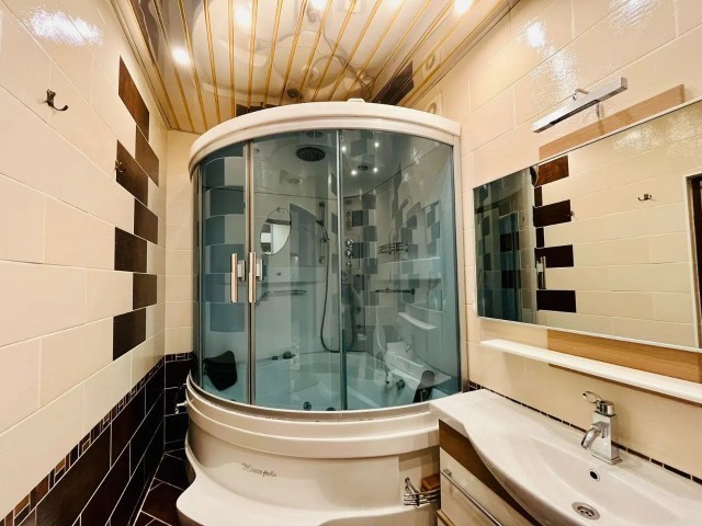 2 комн., 90 м², Монолитно-каркасный, Дом быта 18