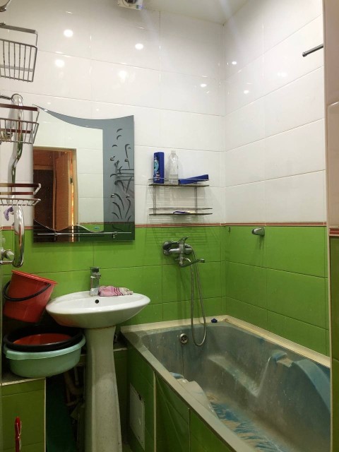 Больше 4 комн., 135 м², Блочный, Центр - район пл. Дружбы 3