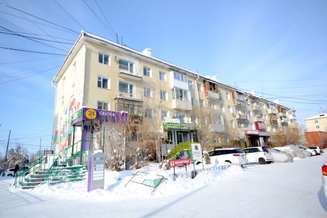 2 комн., 42 м², Хрущевка, Центр - район пл. Орджоникидзе