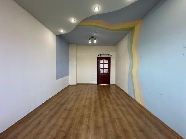 Больше 4 комн., Инд. планировка, Дом быта 10