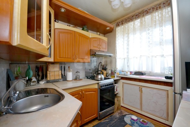 2 комн., 42 м², Хрущевка, Центр - район пл. Орджоникидзе 9