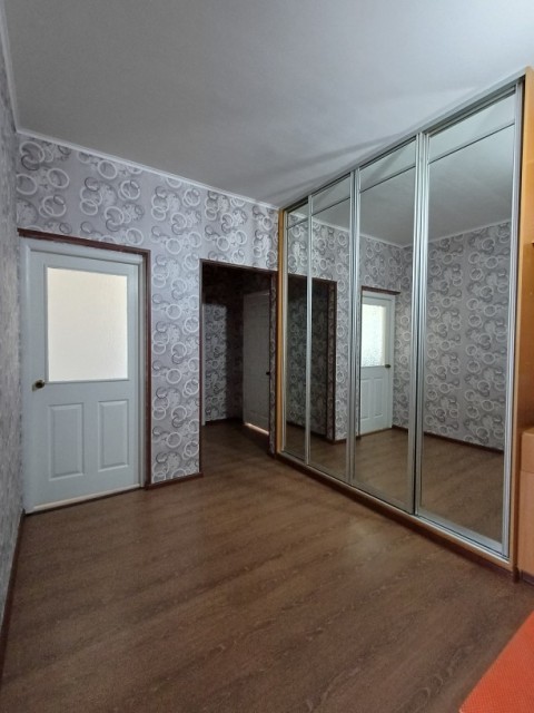 3 комн., 77 м², 112 серия, Сахацирк 15