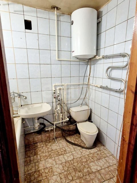 1 комн., 30 м², Блочный, Другие районы 16