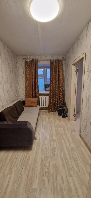 2 комн., 43 м², Блочный, Крытый рынок 5