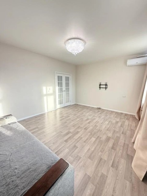 2 комн., 65 м², Блочный, 16 квартал 4