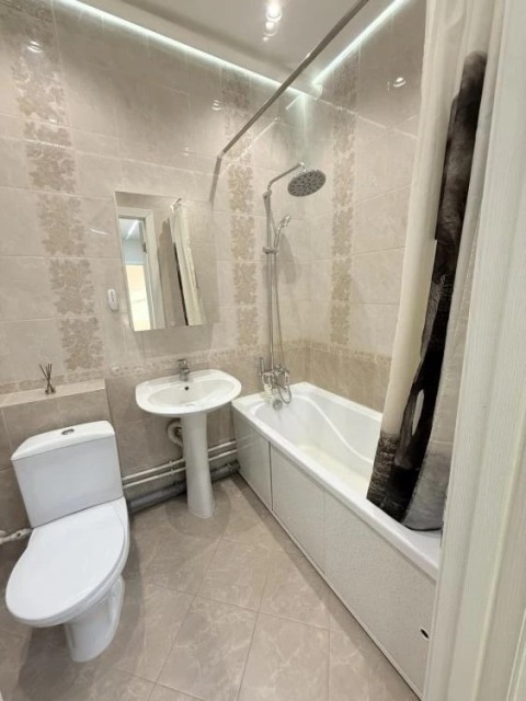 2 комн., 65 м², Блочный, 16 квартал 11