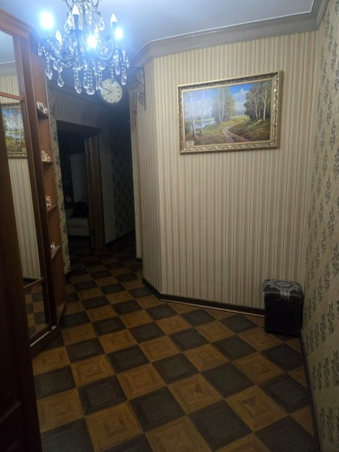 4 комн., 120 м², Блочный, 203 мкрн. 11