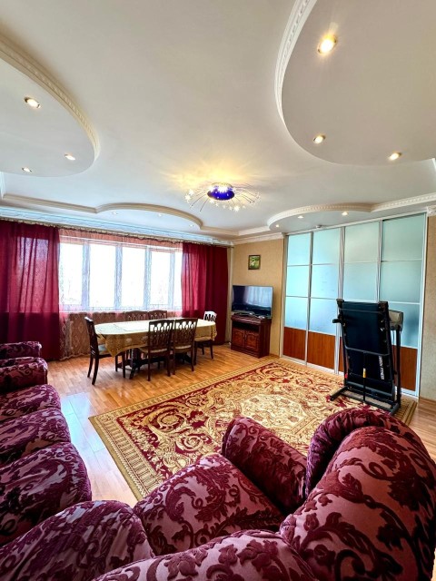 3 комн., Монолитно-каркасный, Сахацирк 6