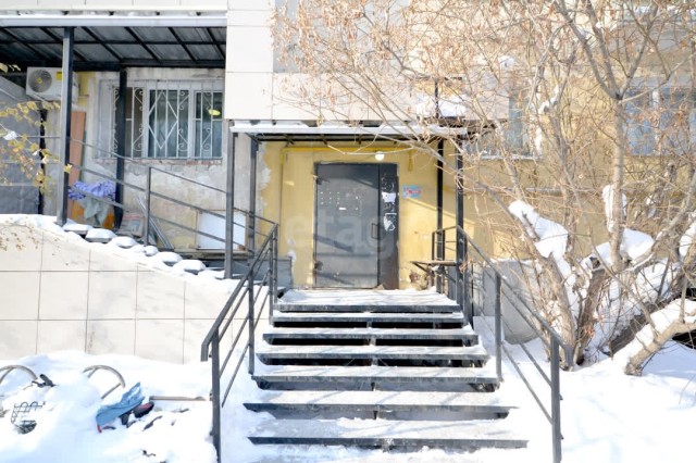 2 комн., 42 м², Хрущевка, Центр - район пл. Орджоникидзе 18