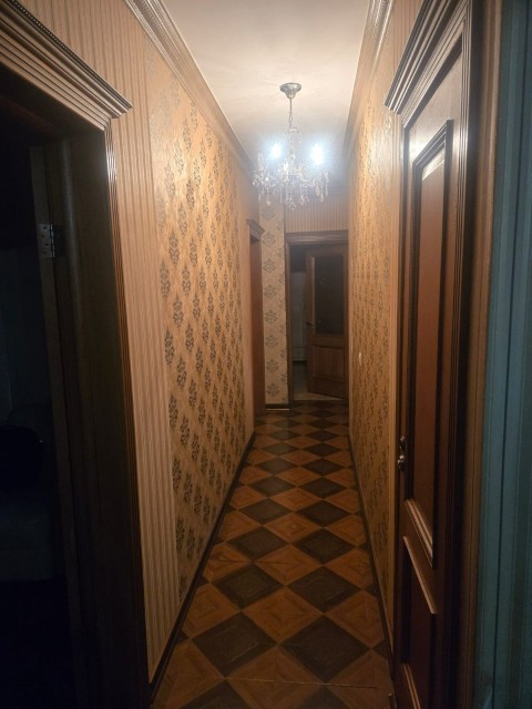 4 комн., 120 м², Блочный, 203 мкрн. 7