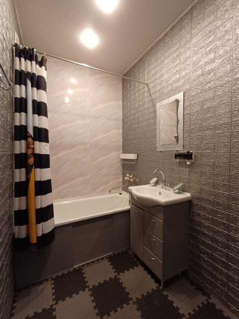 3 комн., 77 м², 112 серия, Сахацирк 13