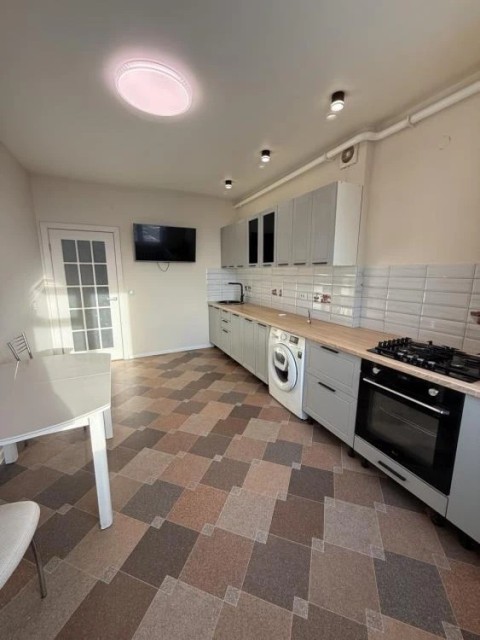 2 комн., 65 м², Блочный, 16 квартал 3