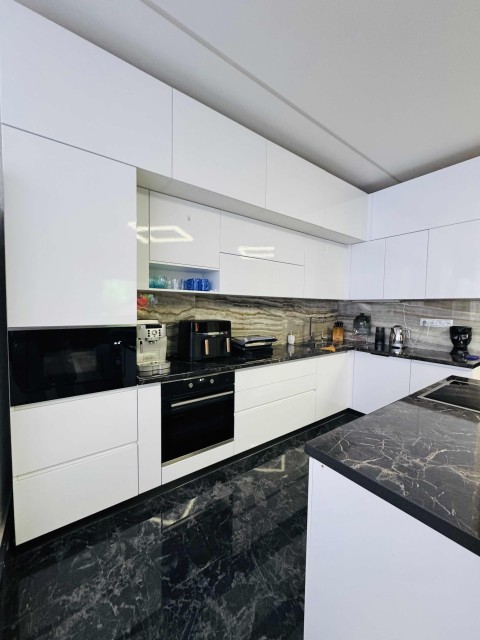 Больше 4 комн., 150 м², Монолитно-каркасный, Вавилон 2