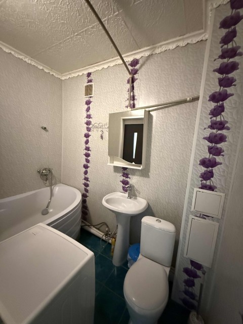 3 комн., 60 м², Блочный, 17 квартал 16