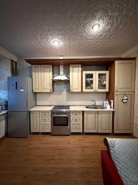 3 комн., Сталинка, Центр - район пл. Орджоникидзе 7