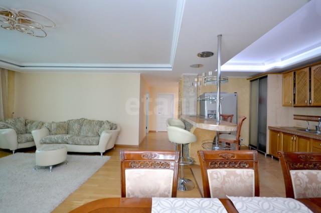 3 комн., 105 м², Монолитно-каркасный, 203 мкрн. 4