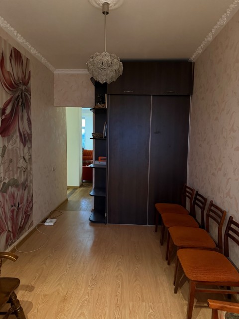 3 комн., Сталинка, Центр - район пл. Орджоникидзе 6