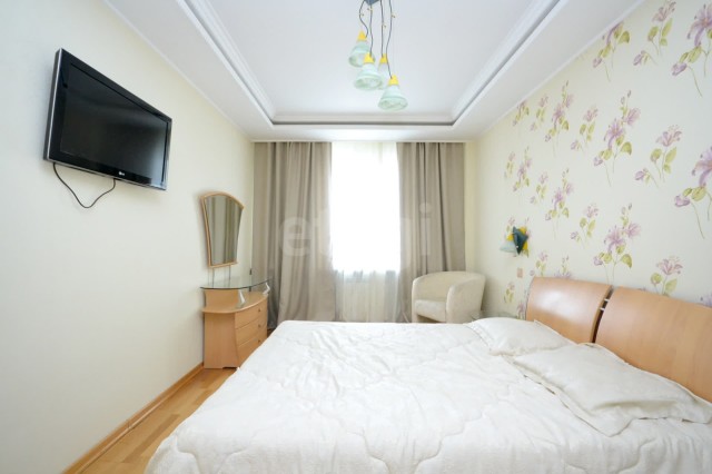 3 комн., 105 м², Монолитно-каркасный, 203 мкрн. 10