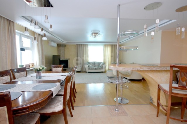 3 комн., 105 м², Монолитно-каркасный, 203 мкрн. 7