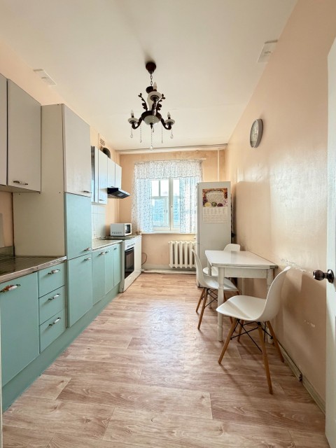 3 комн., 69 м², Инд. планировка, Центр - район пл. Комсомольская