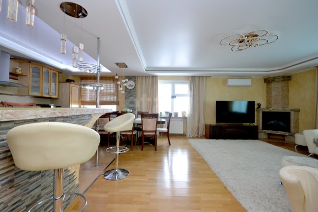 3 комн., 105 м², Монолитно-каркасный, 203 мкрн. 2