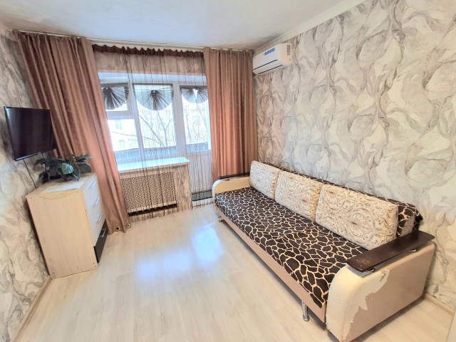 2 комн., 43 м², Блочный, Жатай 6